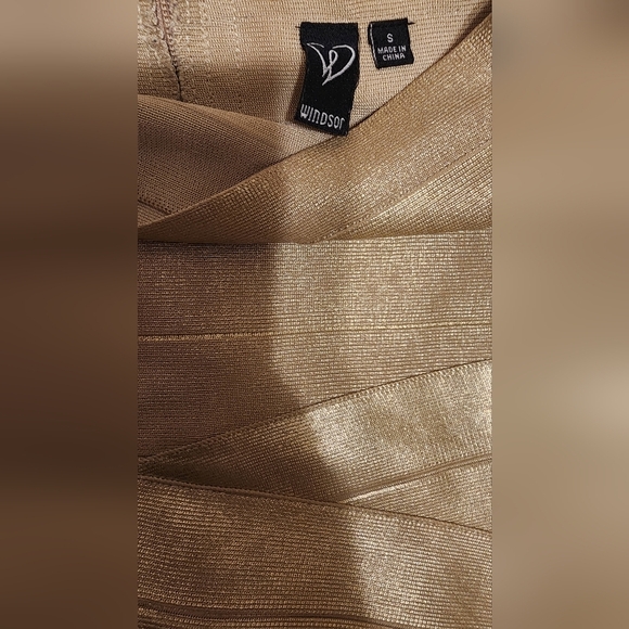 Gold mettalic short skirt ,size S - Picture 5 of 5